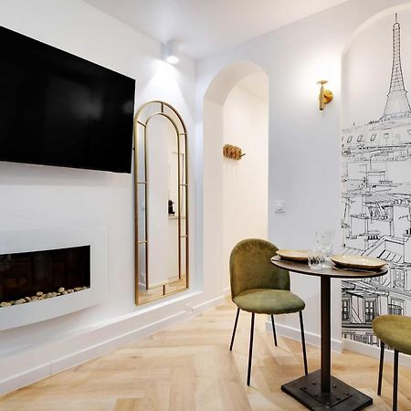 Cozy Studio In The Vibrant Heart Of Paris Apartment Exterior photo